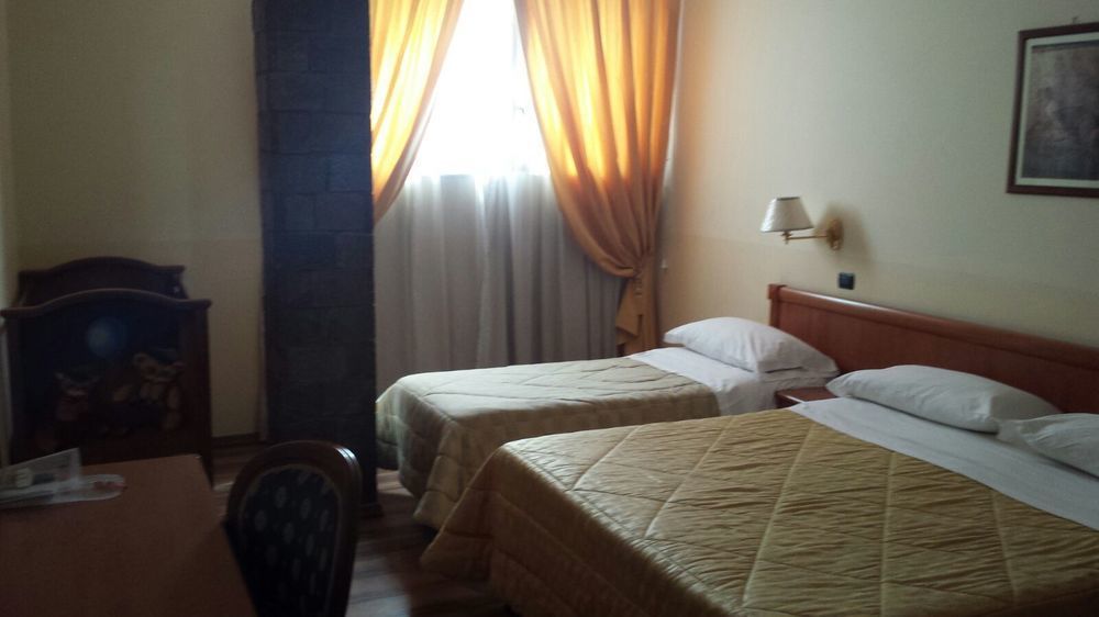 Hotel Pompeii Ruins Торе Анунциата Екстериор снимка